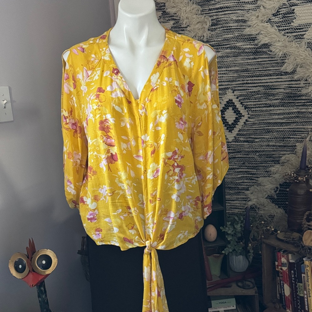 Democracy Mustard Yellow Floral Tie-Front Cold Shoulder Blouse L